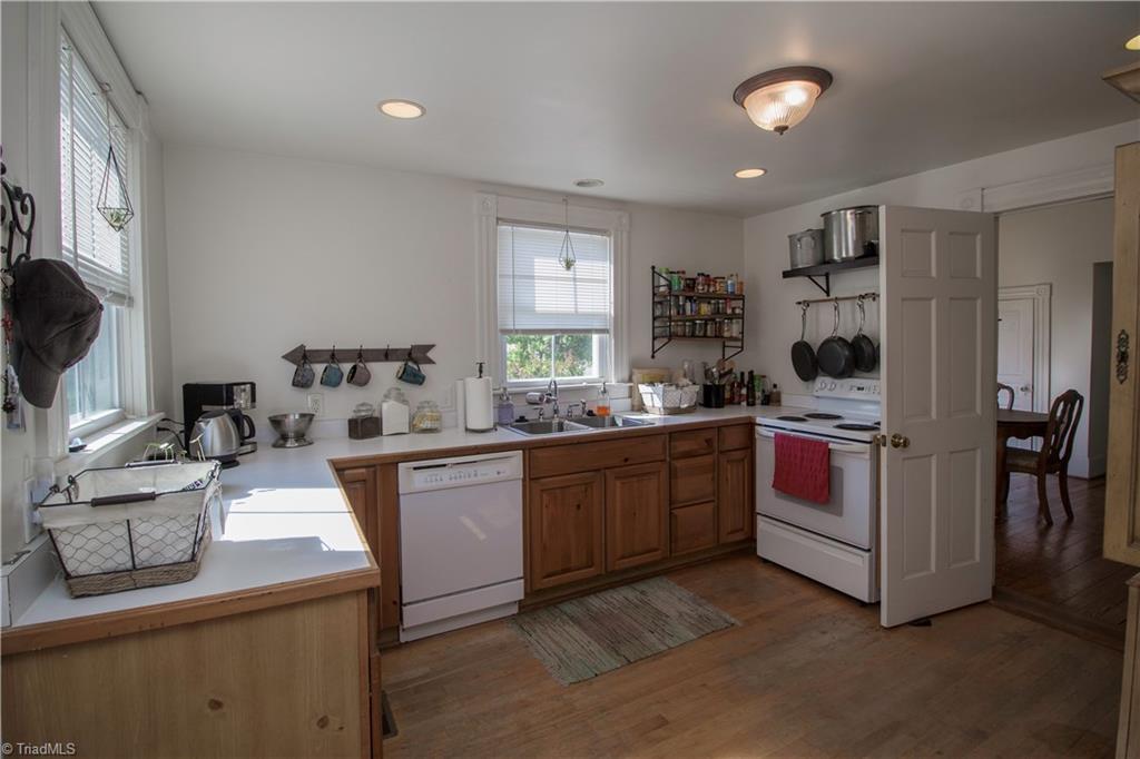 900 North Hamilton Street High Point, NC 27262 - Photo 5 of 13 Gallery Image 5