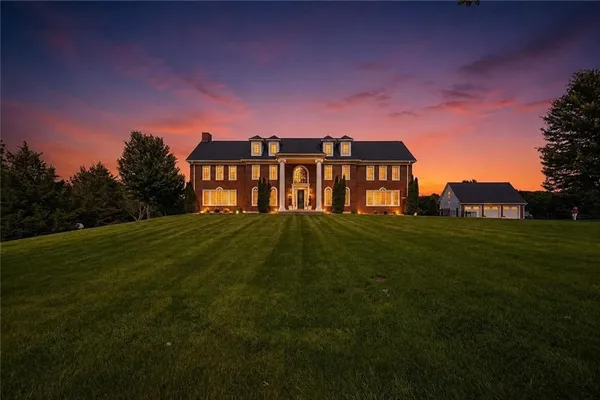 $1,899,000 | 6917 South Arnett Road, Grain Valley, MO 64029