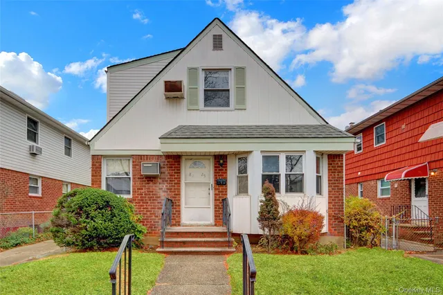 $859,000 | 81-25 258th Street | Floral Park