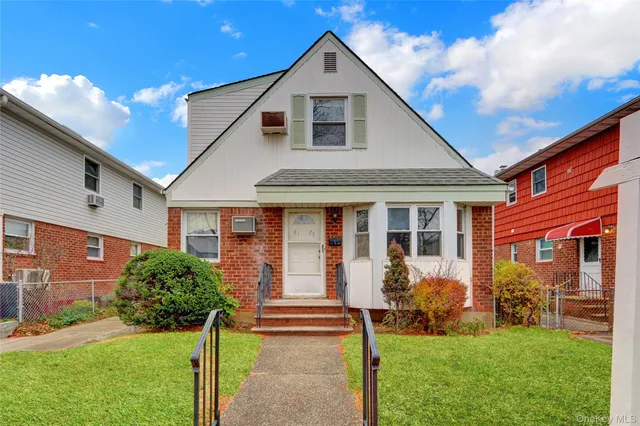 $859,000 | 81-25 258th Street | Floral Park