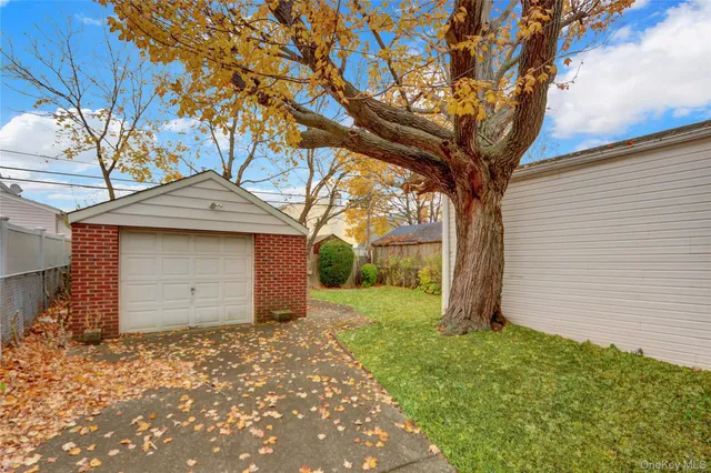 $859,000 | 81-25 258th Street | Floral Park