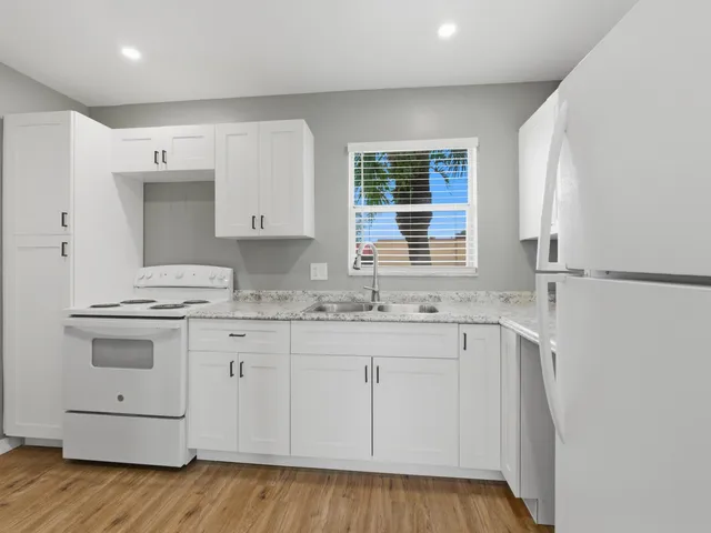 $2,200 | 135 Lake Carol Drive, Unit 135, West Palm Beach, FL 33411