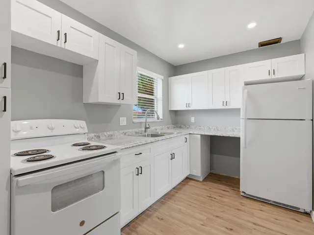 $2,200 | 135 Lake Carol Drive, Unit 135, West Palm Beach, FL 33411