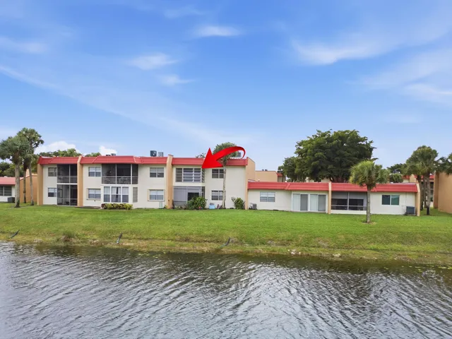$2,200 | 135 Lake Carol Drive, Unit 135, West Palm Beach, FL 33411