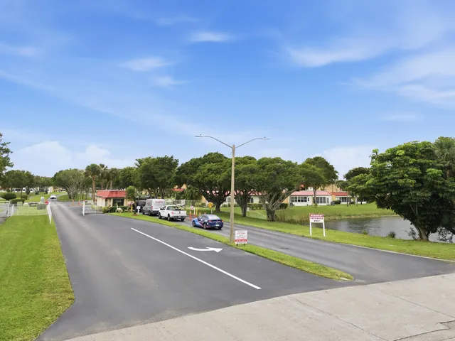 $2,200 | 135 Lake Carol Drive, Unit 135, West Palm Beach, FL 33411