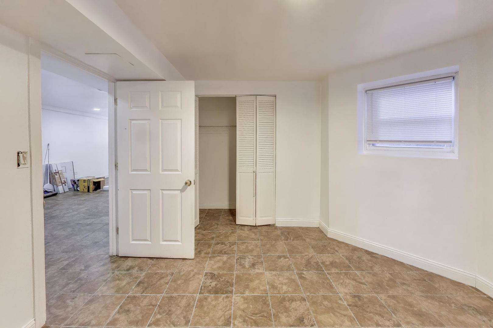 6149 South Rhodes Avenue Chicago, IL 60637 - Photo 37 of 50 a view of empty room