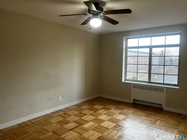 $2,200 | 869 Farmington Avenue, Unit 206, West Hartford, CT 06119