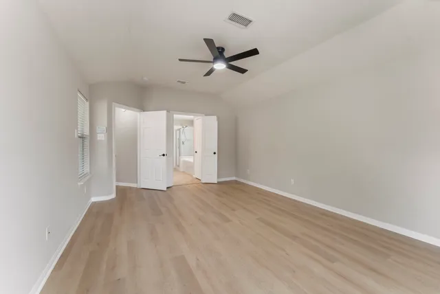 $2,700 | 99 East Foxbriar Forest Circle, The Woodlands, TX 77382