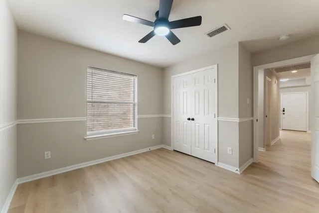 $2,700 | 99 East Foxbriar Forest Circle, The Woodlands, TX 77382