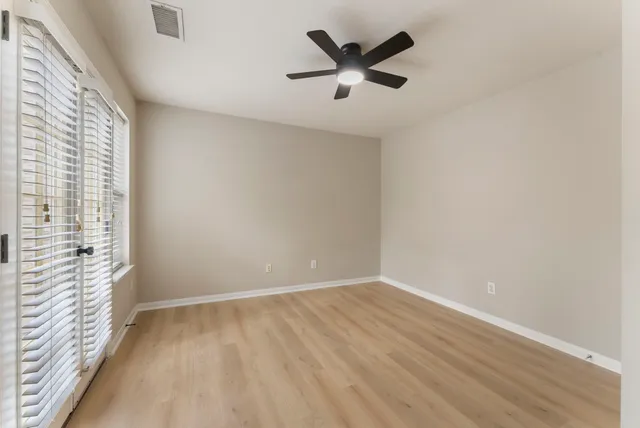 $2,700 | 99 East Foxbriar Forest Circle, The Woodlands, TX 77382