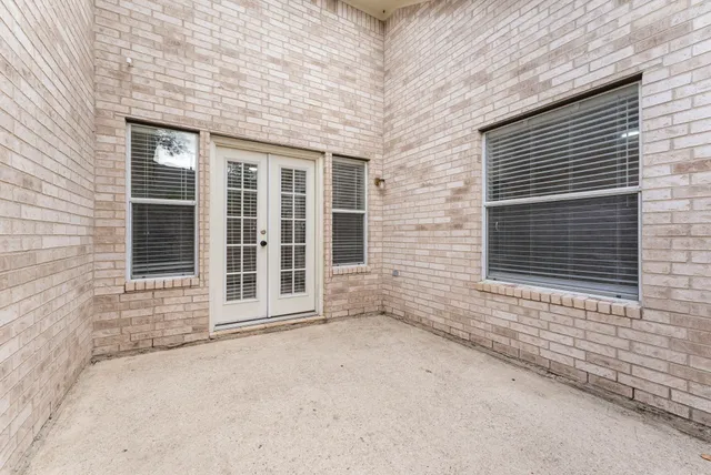 $2,700 | 99 East Foxbriar Forest Circle, The Woodlands, TX 77382