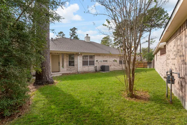 $2,700 | 99 East Foxbriar Forest Circle, The Woodlands, TX 77382
