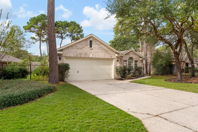 $2,700 | 99 East Foxbriar Forest Circle, The Woodlands, TX 77382