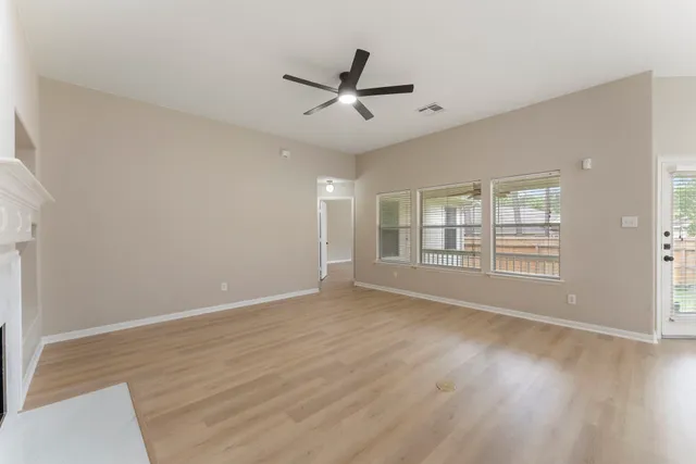 $2,700 | 99 East Foxbriar Forest Circle, The Woodlands, TX 77382