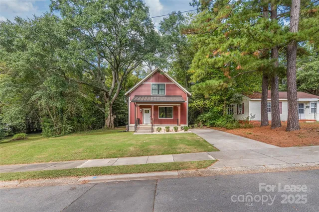 $2,650 | 712 Seldon Drive, Charlotte, NC 28216