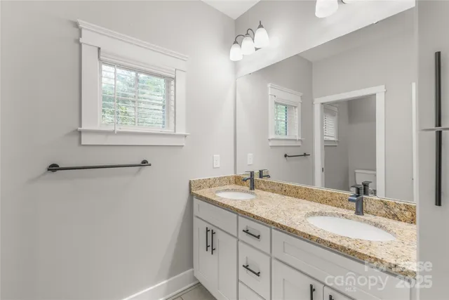 $2,650 | 712 Seldon Drive, Charlotte, NC 28216