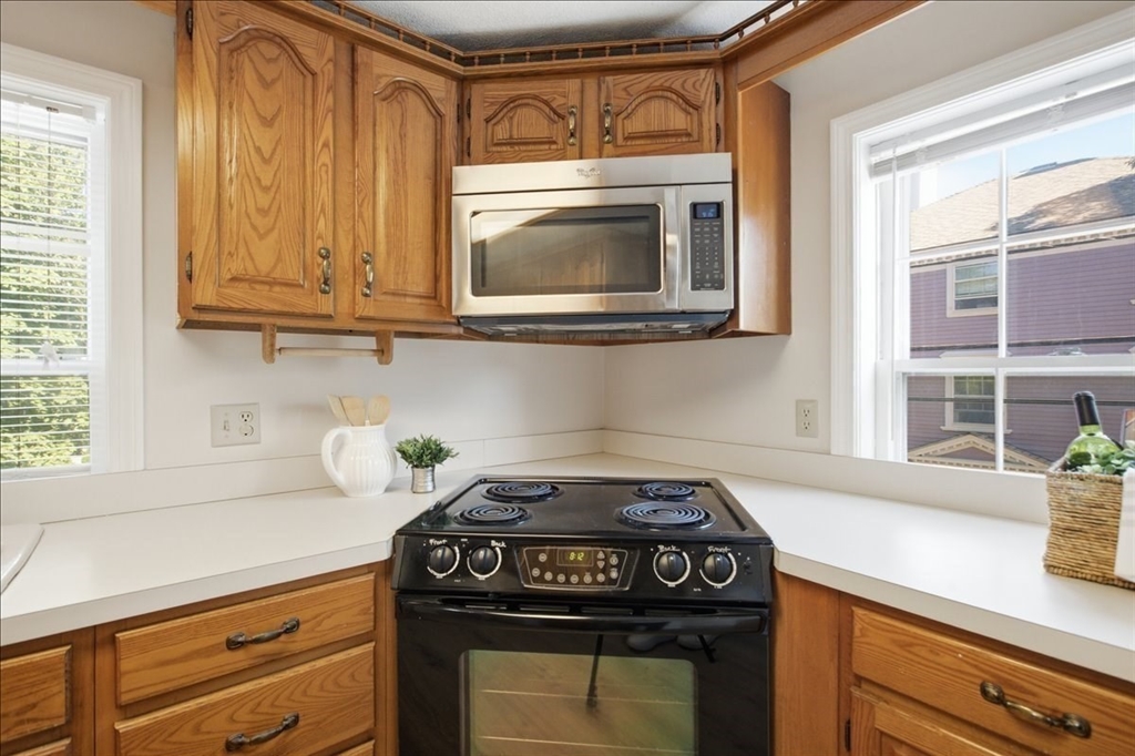 53 Front Street, Unit 53 Beverly, MA 01915 - Photo 18 of 34