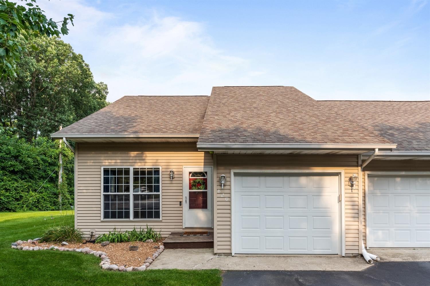 820 8th Place Southwest, Unit D De Motte, IN 46310 - Photo 1 of 17 1500x1000