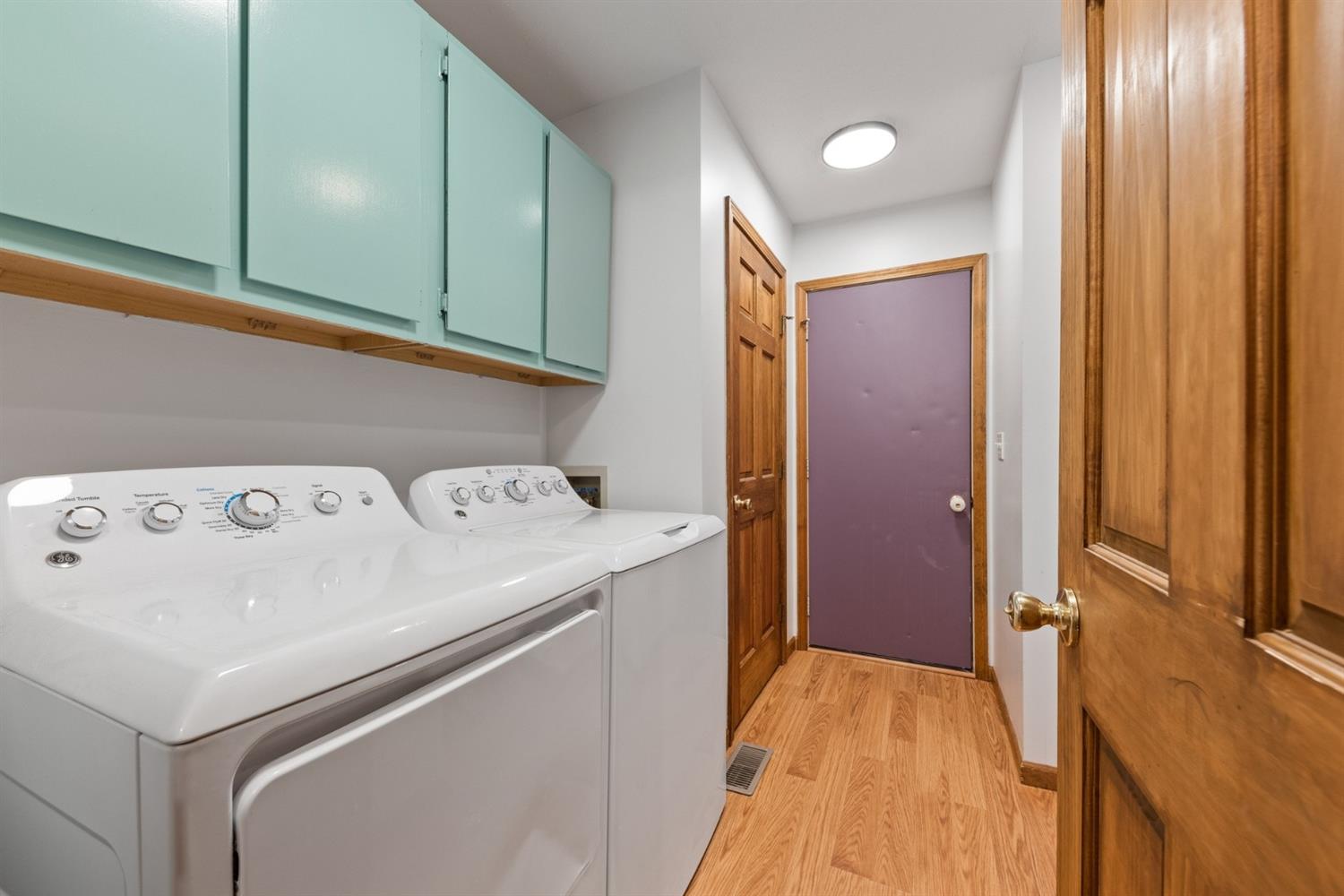 820 8th Place Southwest, Unit D De Motte, IN 46310 - Photo 12 of 17 1500x1000