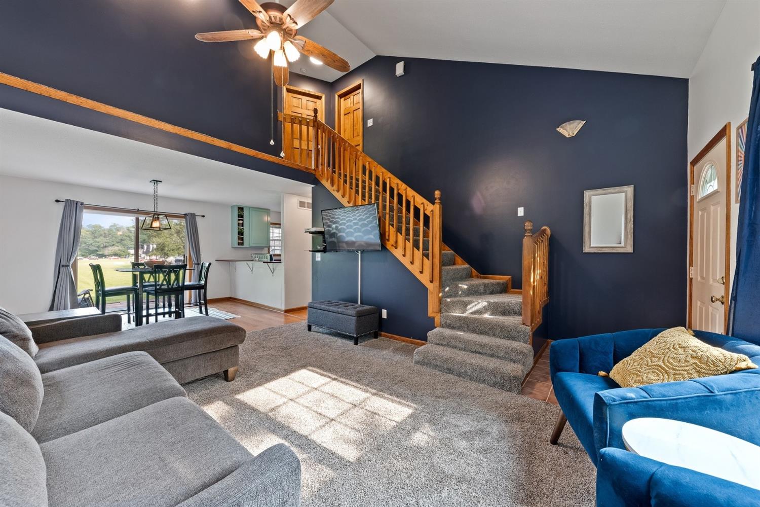 820 8th Place Southwest, Unit D De Motte, IN 46310 - Photo 3 of 17 1500x1000