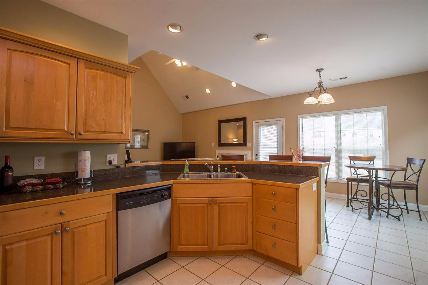 2848 Jenna Rest Lexington, KY 40511 - Photo 10 of 34 This open kitchen has several eating opt