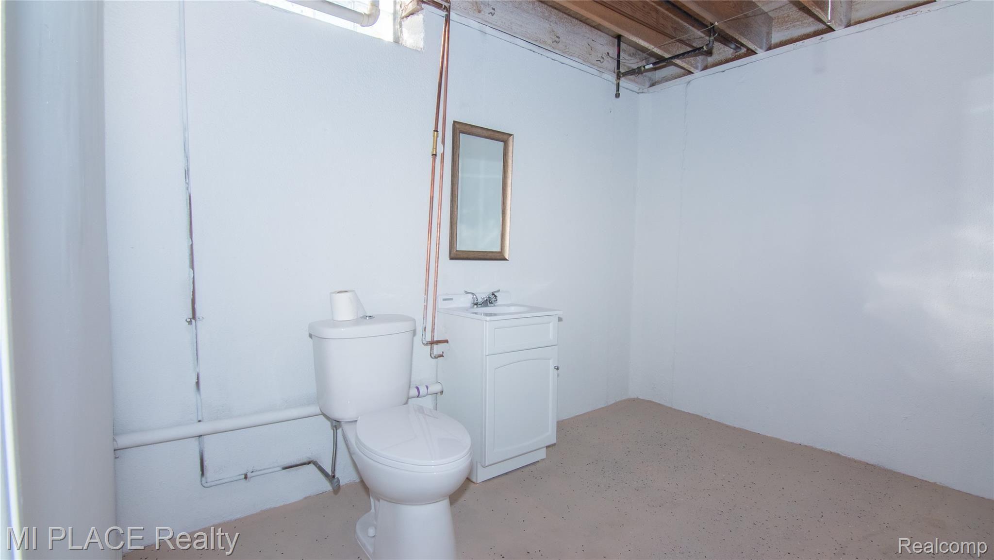 17111 Westhampton Road Southfield, MI 48075 - Photo 39 of 43 Half bath in the basement