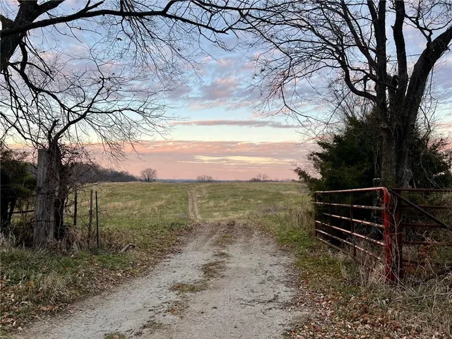 $375,000 | Ee Highway, Richmond, MO 64085