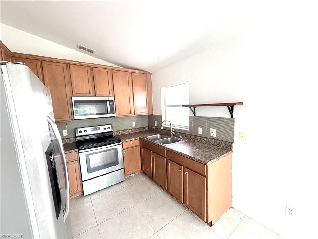 3586 Seagrape Avenue Naples, FL 34104 - Photo 16 of 44