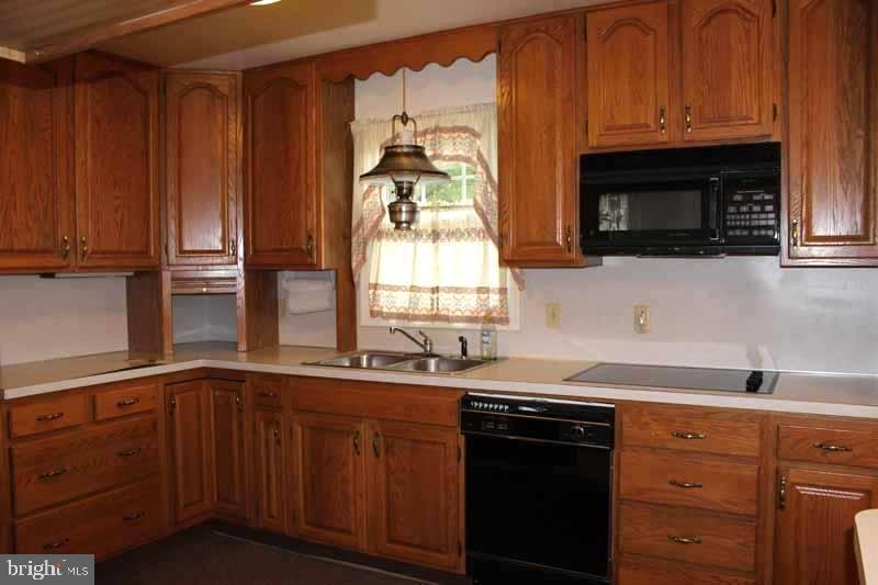 758 West 6th Street Lititz, PA 17543 - Photo 6 of 16 Gallery Image 6