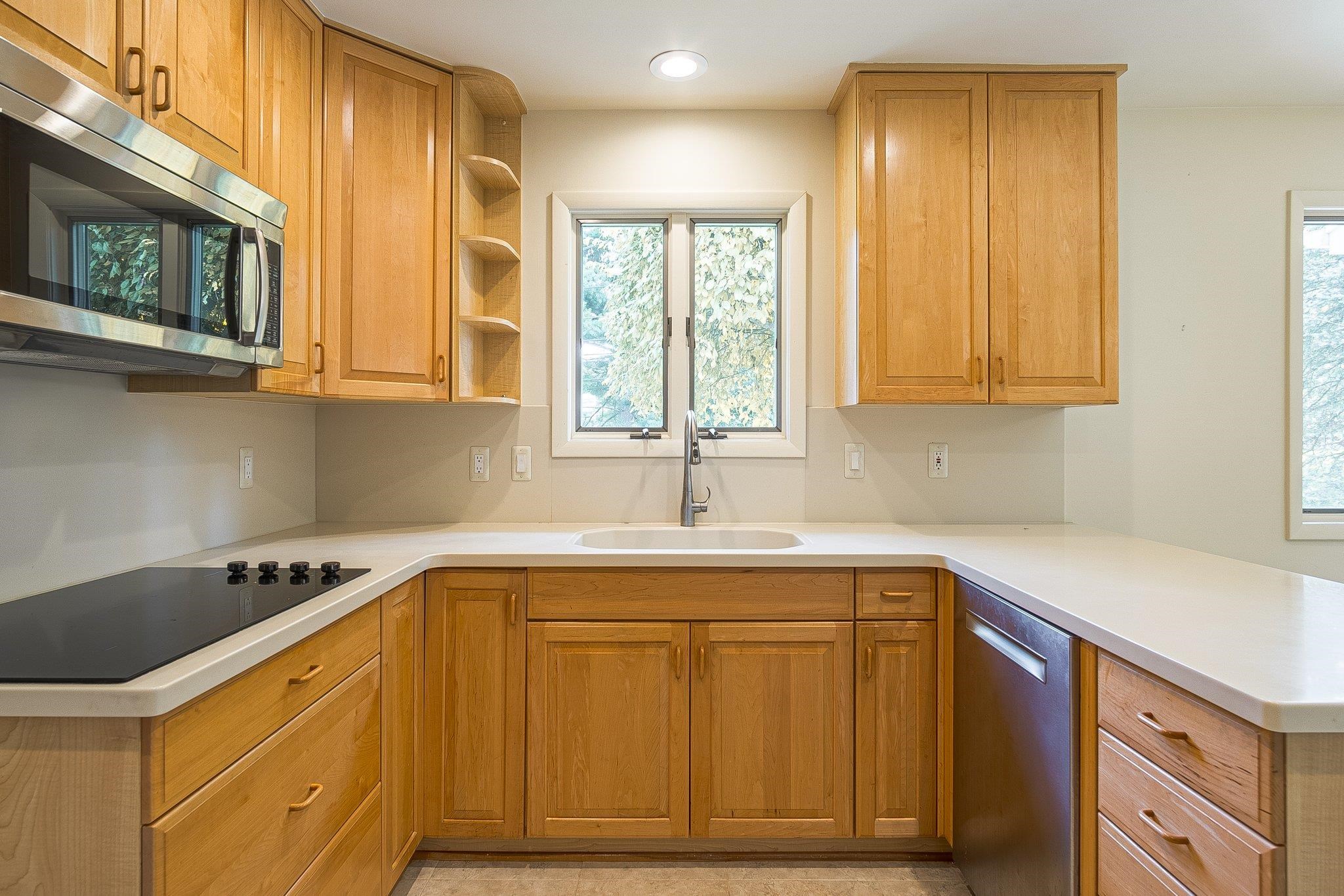 1136 Brewster Road Rochester, MI 48306 - Photo 15 of 45 50122688-14.JPG