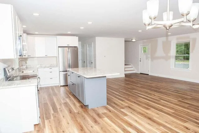 $799,000 | 5 Gigi Lane, Kennebunk, ME 04043