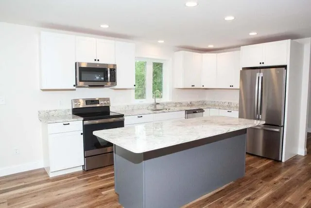 $799,000 | 5 Gigi Lane, Kennebunk, ME 04043