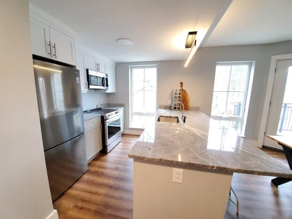 $3,380 | 195 Mechanic Street, Unit 107, Lebanon, NH 03766