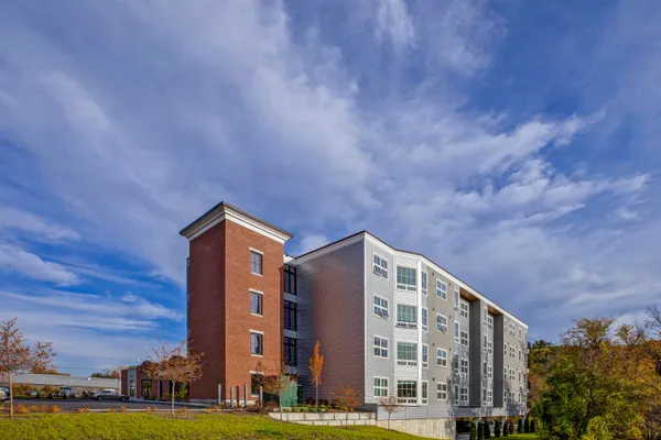 $3,380 | 195 Mechanic Street, Unit 107, Lebanon, NH 03766