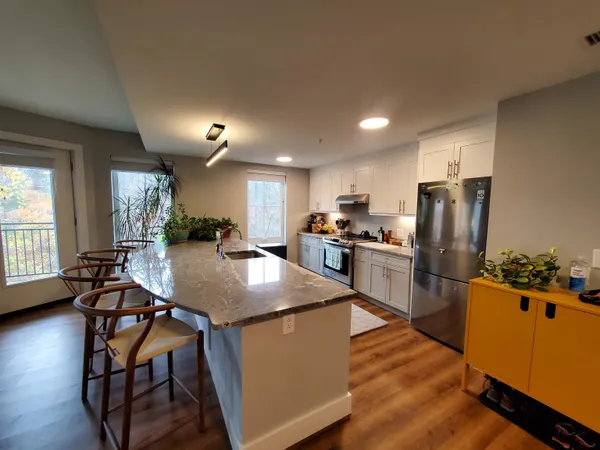 $3,380 | 195 Mechanic Street, Unit 107, Lebanon, NH 03766