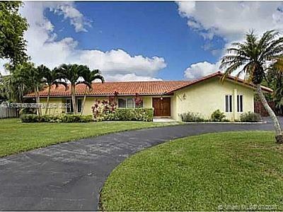 13220 Southwest 84th Avenue Pinecrest, FL 33156 - Photo 12 of 25