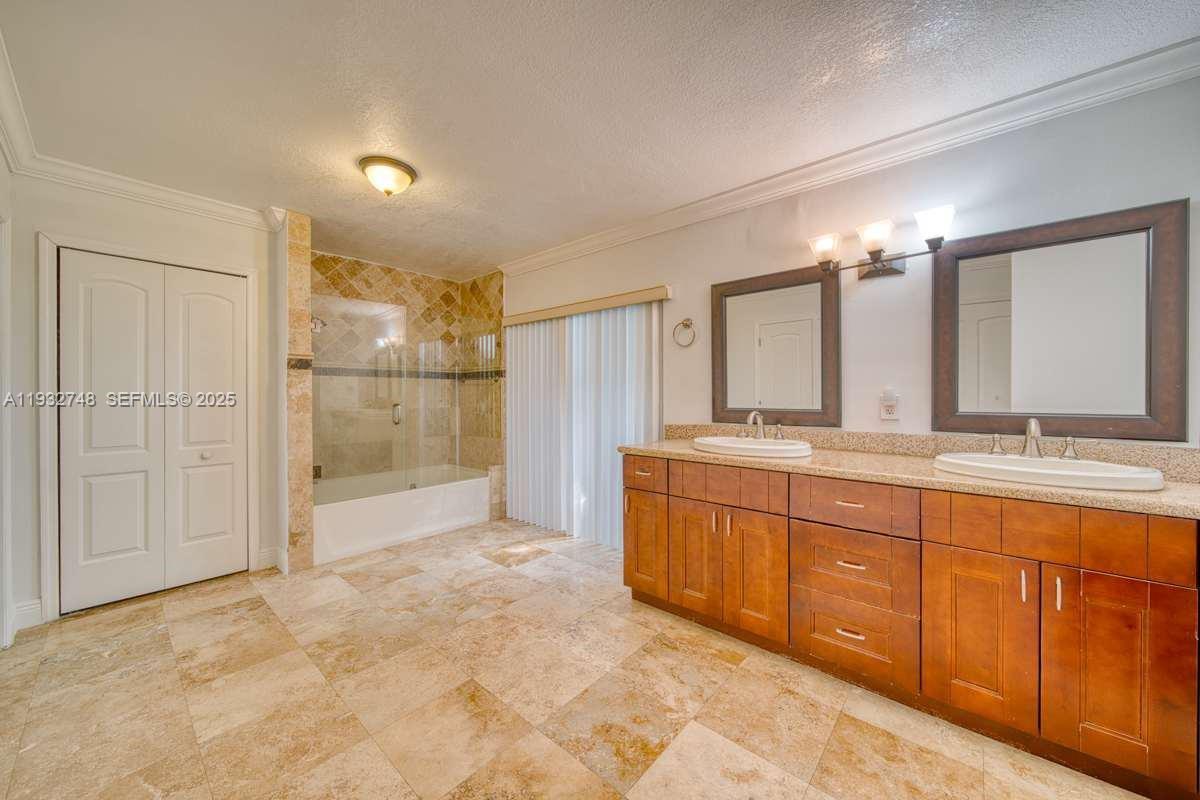 13220 Southwest 84th Avenue Pinecrest, FL 33156 - Photo 18 of 25