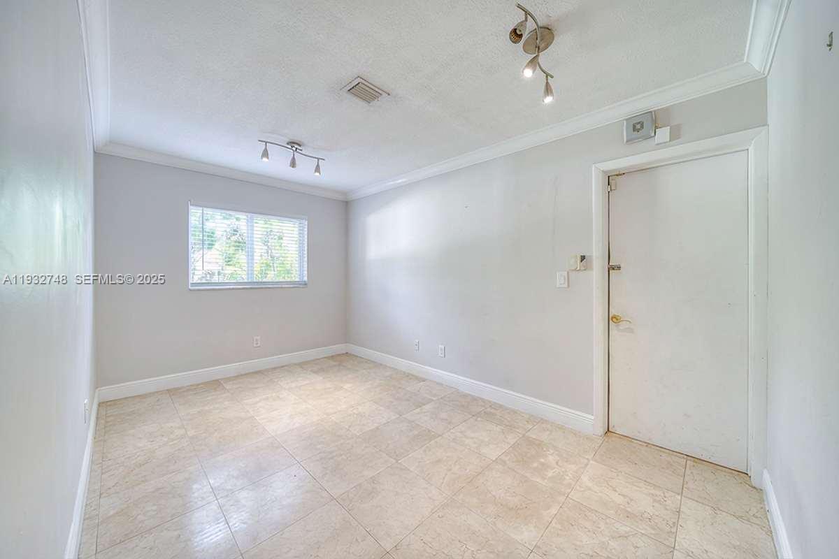 13220 Southwest 84th Avenue Pinecrest, FL 33156 - Photo 21 of 25