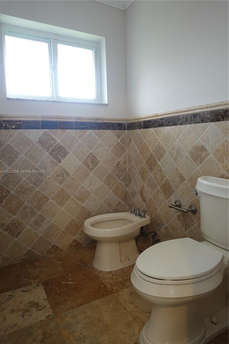 13220 Southwest 84th Avenue Pinecrest, FL 33156 - Photo 9 of 25