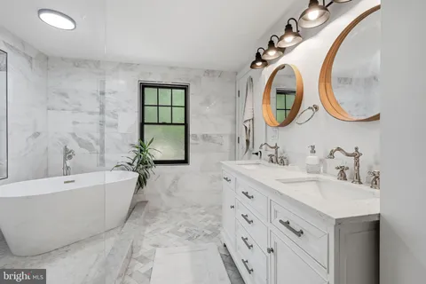 $849,900 | 71 East 2nd Street, Moorestown, NJ 08057