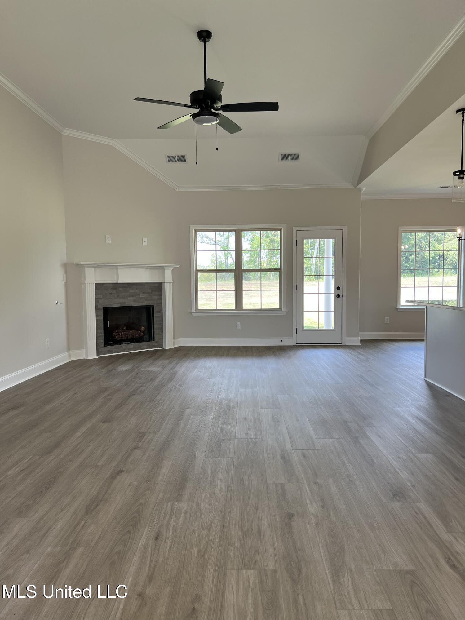 2545 Scott Mdws Lane Hernando, MS 38632 - Photo 5 of 24 IMG_4132