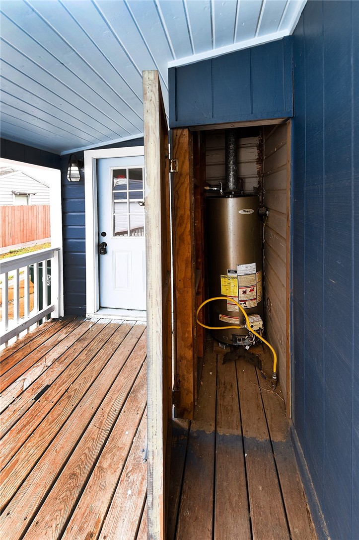 634 Mc Call Street Corpus Christi, TX 78404 - Photo 30 of 34 a bedroom with a bed and a table