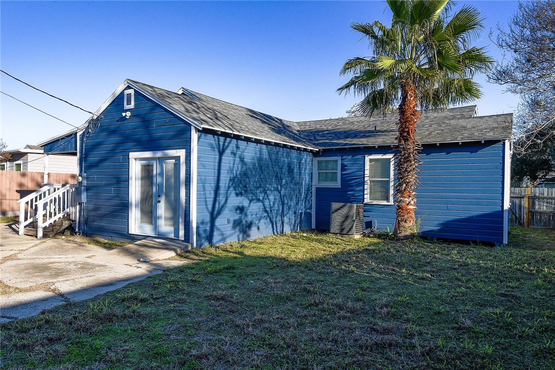 634 Mc Call Street Corpus Christi, TX 78404 - Photo 32 of 34 a view of a backyard of the house