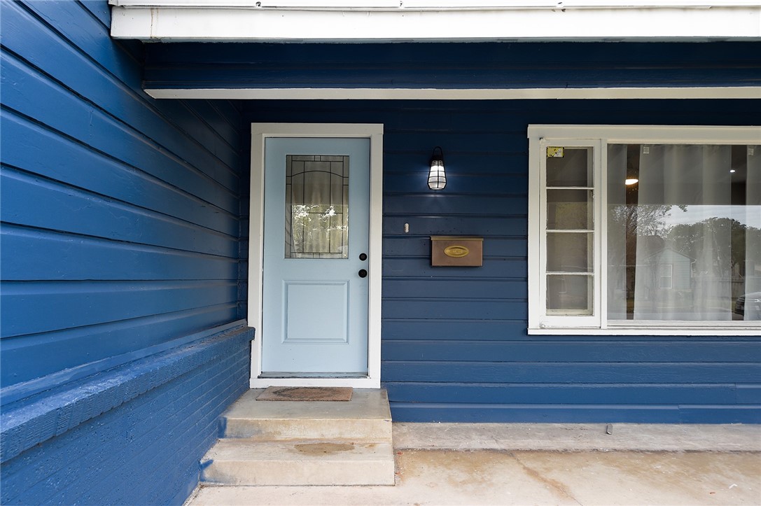 634 Mc Call Street Corpus Christi, TX 78404 - Photo 4 of 34 a view of entrance