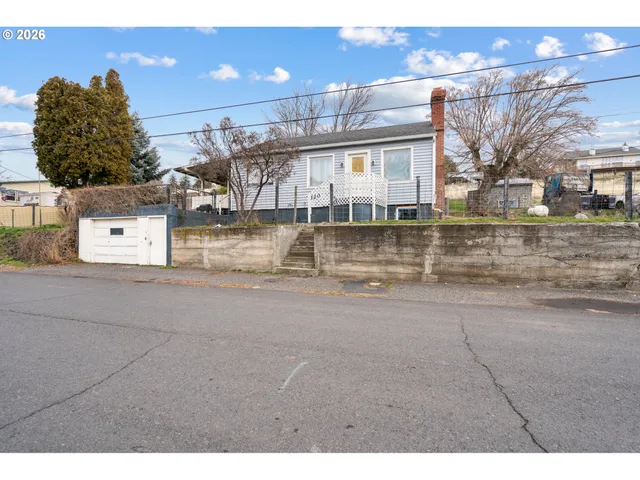 $229,000 | 120 North Gilmore Street, Heppner, OR 97836