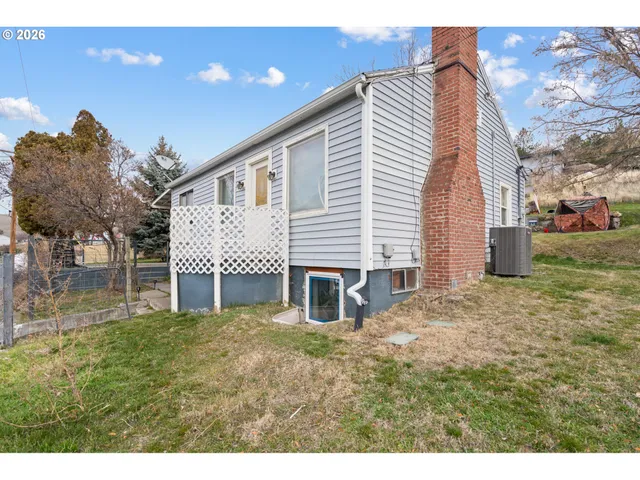 $229,000 | 120 North Gilmore Street, Heppner, OR 97836