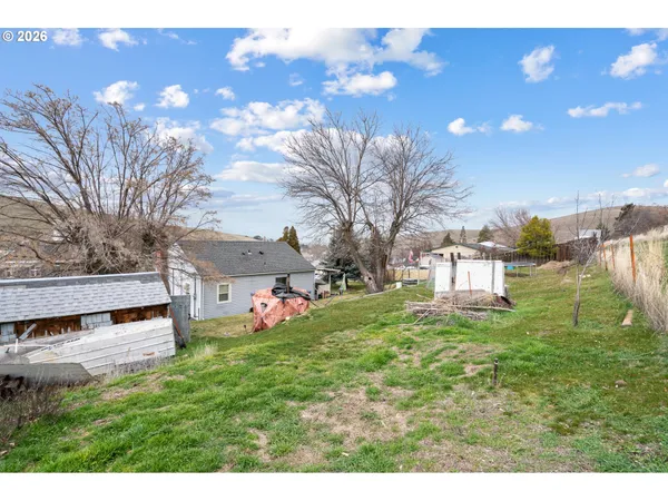 $229,000 | 120 North Gilmore Street, Heppner, OR 97836