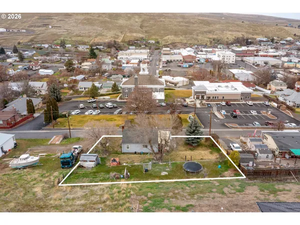$229,000 | 120 North Gilmore Street, Heppner, OR 97836