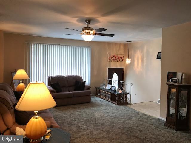 13421 Worthington Road Philadelphia, PA 19116 - Photo 3 of 28