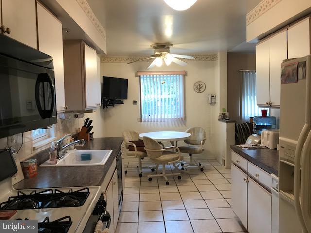 13421 Worthington Road Philadelphia, PA 19116 - Photo 9 of 28